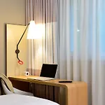 Ibis Ost Hotel 4*
