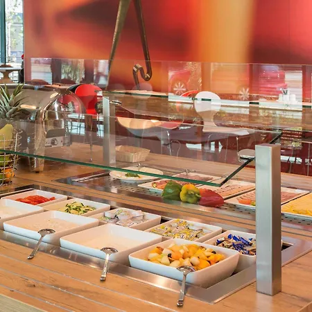 Hotel Ibis Ost 4*