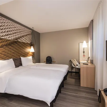 Ibis Ost Отель 4*