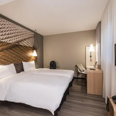 Hotel Ibis Ost 4*